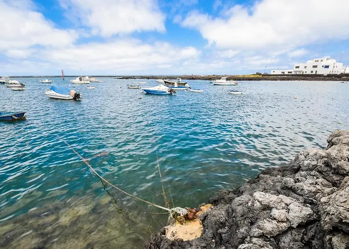 Cliff View Apartment *